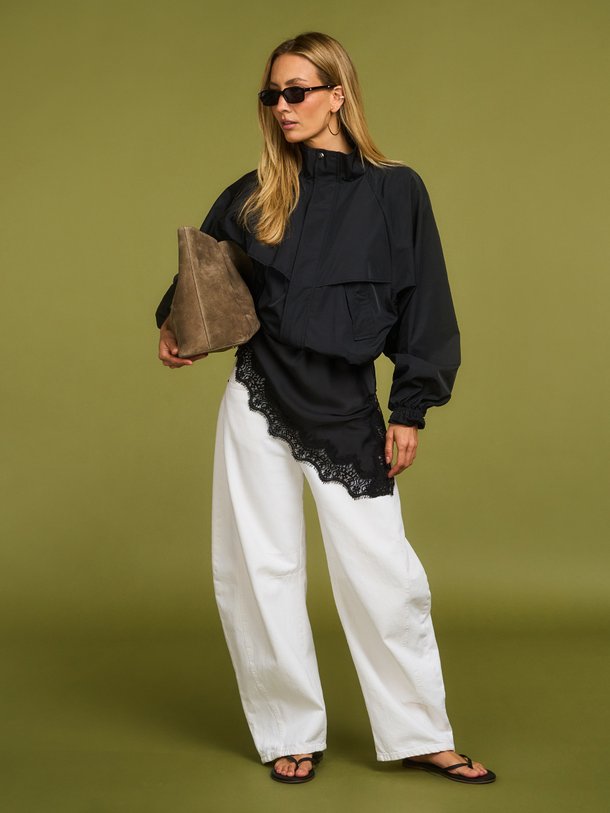 Ontdek de Alora geweven jack van Co'Couture in de kleur Zwart bij Orangebag. Op werkdagen voor 21:45 besteld, morgen in huis.