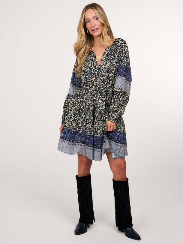 Ontdek de Abri katoen/viscosemix jurk met print van Ulla Johnson in de kleur donkerblauw bij Orangebag. Op werkdagen voor 21:45 besteld, morgen in huis.