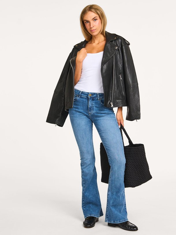 Ontdek de Raval high waist flared jeans van Lois in de kleur blauw bij Orangebag. Op werkdagen voor 21:45 besteld, morgen in huis.