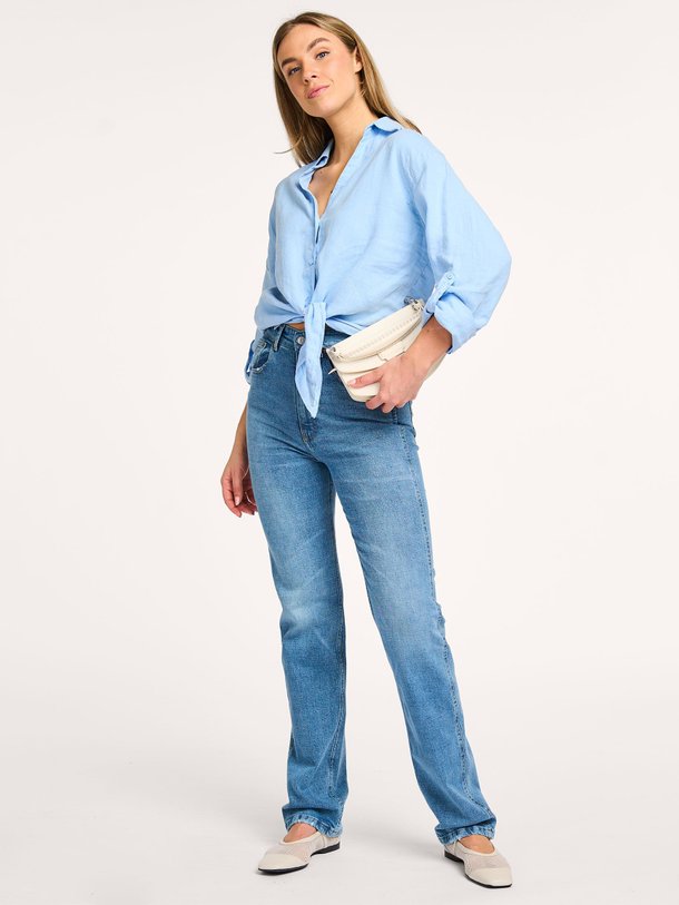 Ontdek de Ria high waist straight fit stretch jeans van Lois in de kleur blauw bij Orangebag. Op werkdagen voor 21:45 besteld, morgen in huis.