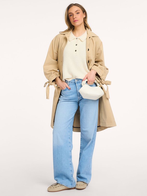 Ontdek de Varee wolmix polo top van Ruby Tuesday in de kleur Off-white bij Orangebag. Op werkdagen voor 21:45 besteld, morgen in huis.