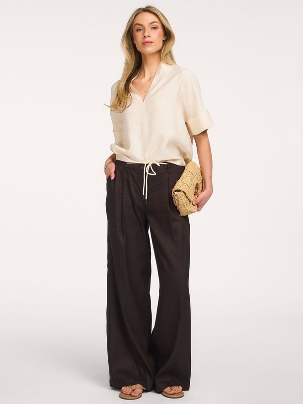 Ontdek de Linnenmix broek van Summum in de kleur Donkerbruin bij Orangebag. Op werkdagen voor 21:45 besteld, morgen in huis.