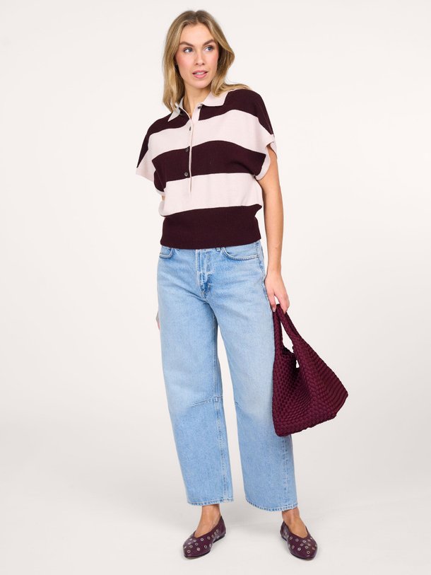 Ontdek de Wol/alpacamix top met gestreept dessin van Zenggi in de kleur crème bij Orangebag. Op werkdagen voor 21:45 besteld, morgen in huis.