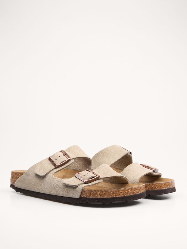 Ontdek de Arizona, suède big buckle slippers van Birkenstock bij Orangebag. Op werkdagen voor 21:45 besteld, morgen in huis.