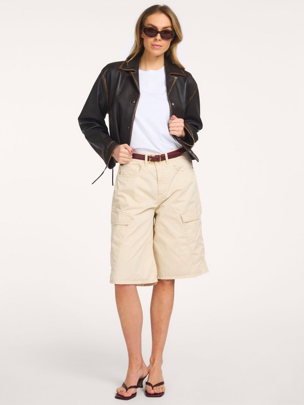 Ontdek de Pat katoenen short van Icon Denim in de kleur Zand bij Orangebag. Op werkdagen voor 21:45 besteld, morgen in huis.