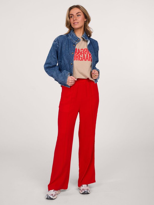 Ontdek de Harper geweven palazzo van Mads Norgaard in de kleur rood bij Orangebag. Op werkdagen voor 21:45 besteld, morgen in huis.