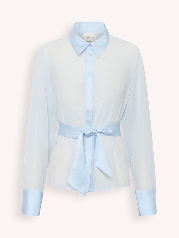 Ontdek de Chif geweven blouse van Gestuz in de kleur Lichtblauw bij Orangebag. Op werkdagen voor 21:45 besteld, morgen in huis.