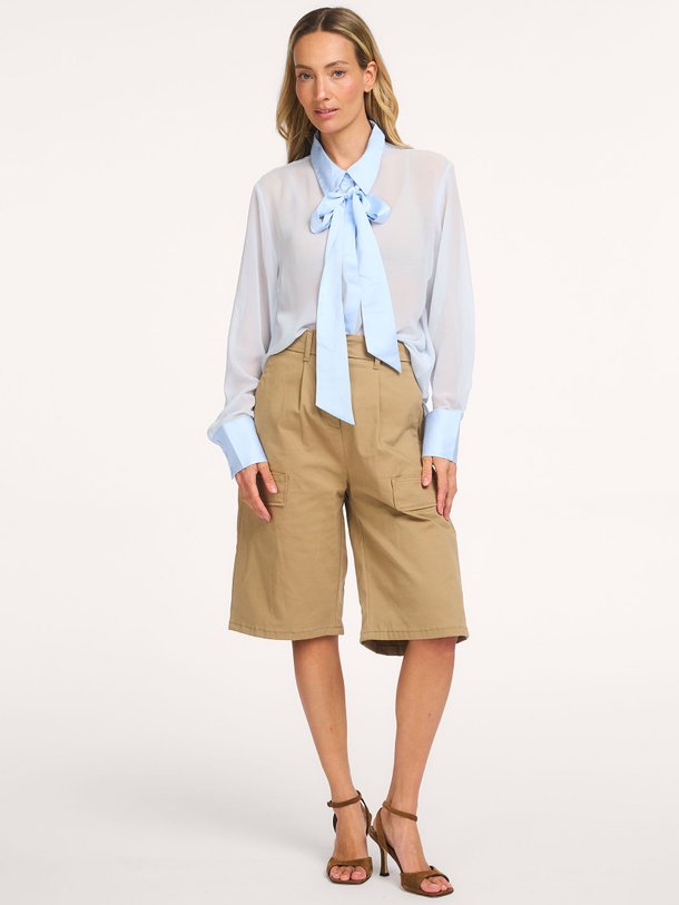 Ontdek de Chif geweven blouse van Gestuz in de kleur Lichtblauw bij Orangebag. Op werkdagen voor 21:45 besteld, morgen in huis.