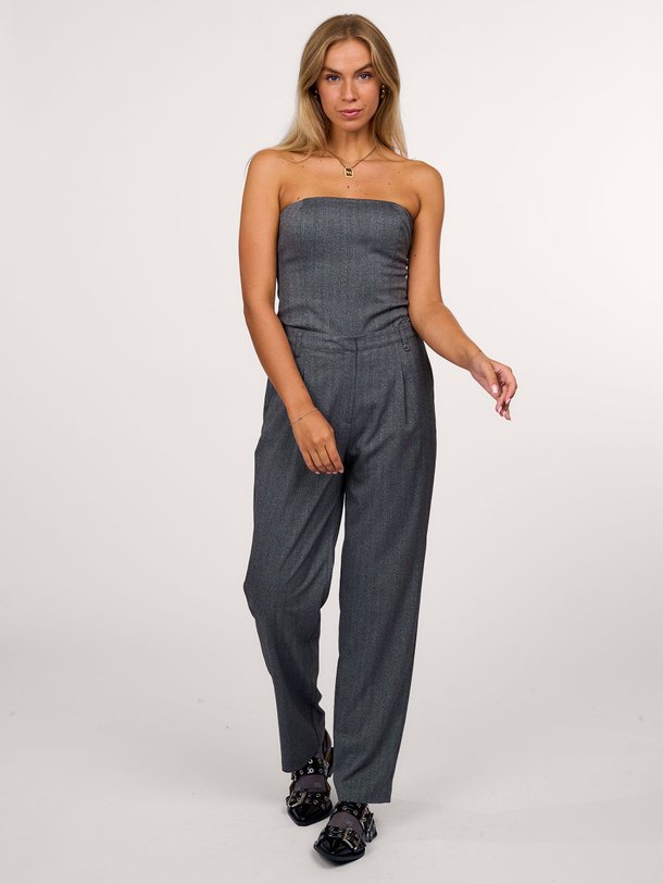 Ontdek de Dean viscosemix pantalon met dessin van Dante 6 in de kleur grijs bij Orangebag. Op werkdagen voor 21:45 besteld, morgen in huis.