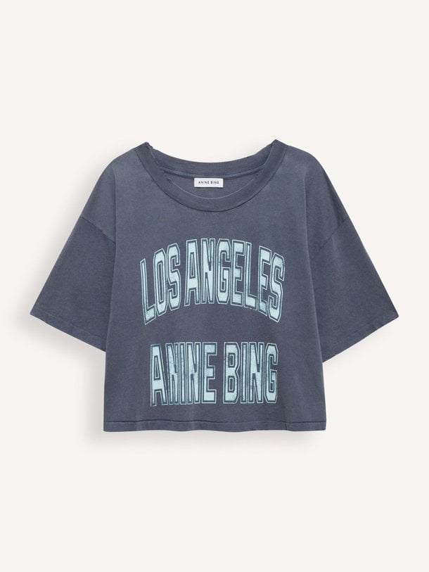 Ontdek de Johnny, katoenen cropped T-shirt met print van Anine Bing bij Orangebag. Op werkdagen voor 21:45 besteld, morgen in huis.