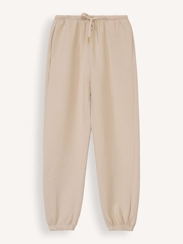 Ontdek de Lena katoenmix joggingbroek met structuur van The Lola Club in de kleur taupe bij Orangebag. Op werkdagen voor 21:45 besteld, morgen in huis.