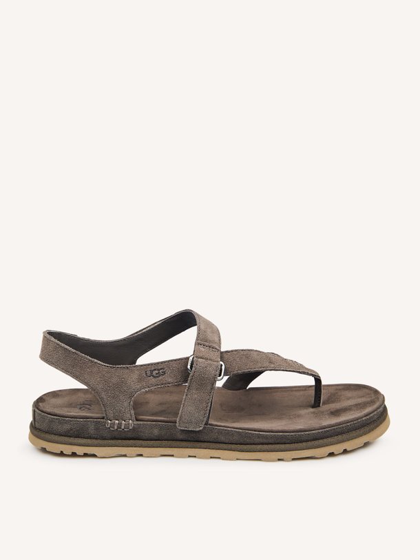Ontdek de Goldengaze suède sandalen van Ugg in de kleur Donkerbruin bij Orangebag. Op werkdagen voor 21:45 besteld, morgen in huis.