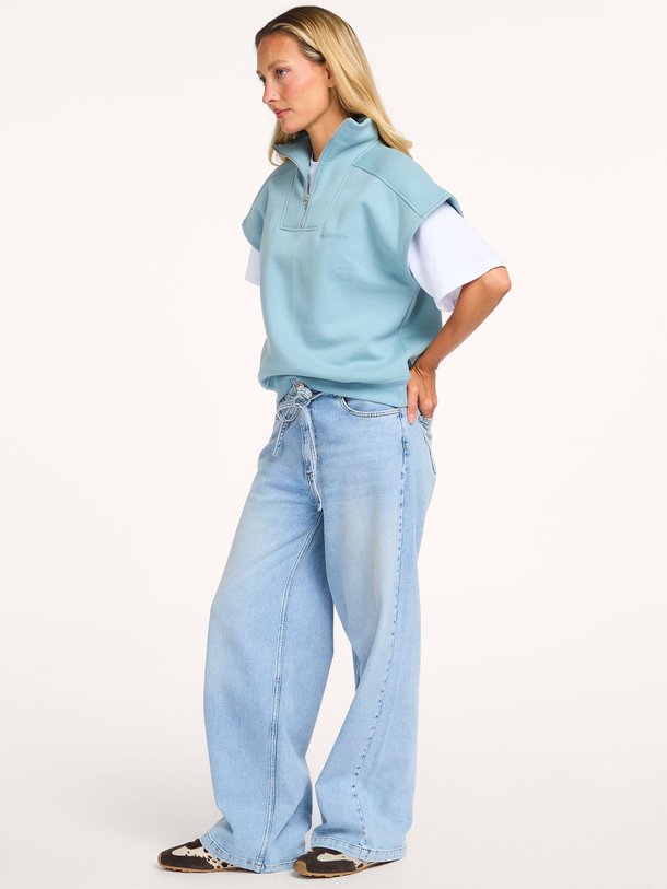 Ontdek de Paula organic cotton mix top van Modstrom in de kleur Blauw bij Orangebag. Op werkdagen voor 21:45 besteld, morgen in huis.