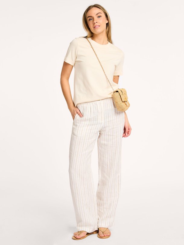 Ontdek de Satove linnen gestreepte broek van Samsoe Samsoe in de kleur off-white bij Orangebag. Op werkdagen voor 21:45 besteld, morgen in huis.