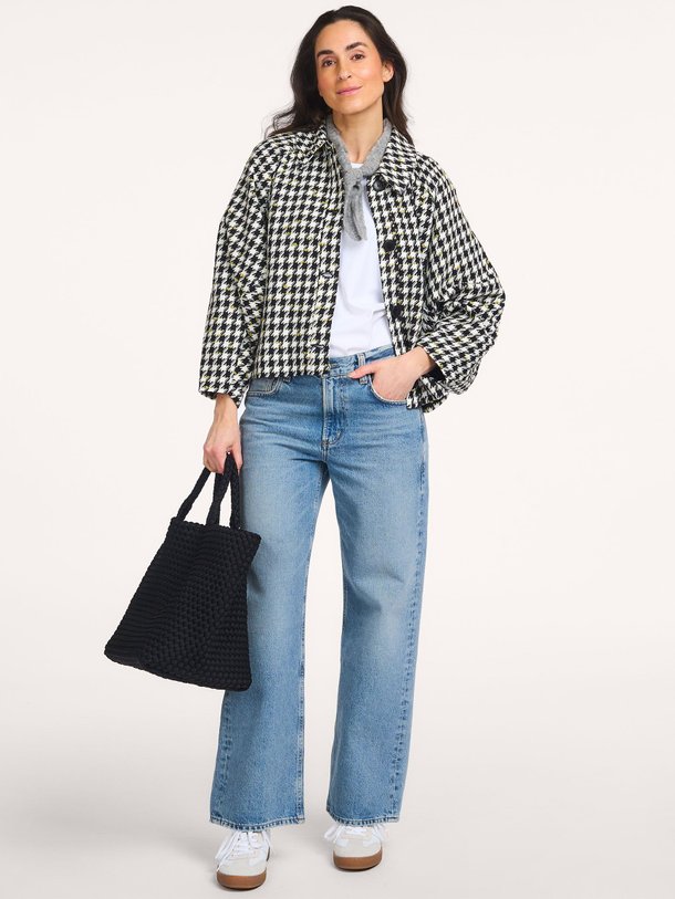 Ontdek de Clara katoenmix jasje van Studio Anneloes in de kleur Zwart bij Orangebag. Op werkdagen voor 21:45 besteld, morgen in huis.