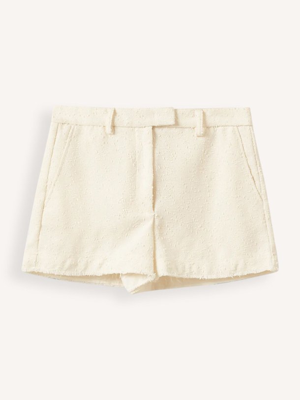 Ontdek de Midga geweven bouclé short van Sofie Schnoor in de kleur Off-white bij Orangebag. Op werkdagen voor 21:45 besteld, morgen in huis.