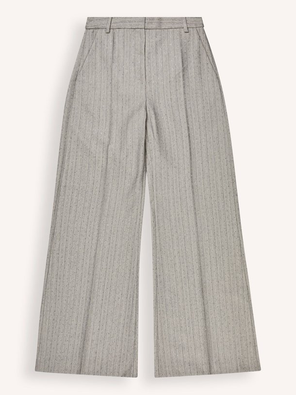 Munthe Eileen - Viscosemix Pantalon Met Strass - Grijs Ontdek de Eileen viscosemix pantalon met strass van Munthe in de kleur grijs bij Orangebag. Op werkdagen voor 21:45 besteld, morgen in huis.