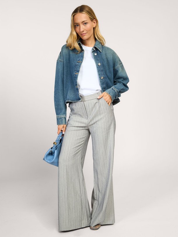 Munthe Eileen - Viscosemix Pantalon Met Strass - Grijs Ontdek de Eileen viscosemix pantalon met strass van Munthe in de kleur grijs bij Orangebag. Op werkdagen voor 21:45 besteld, morgen in huis.