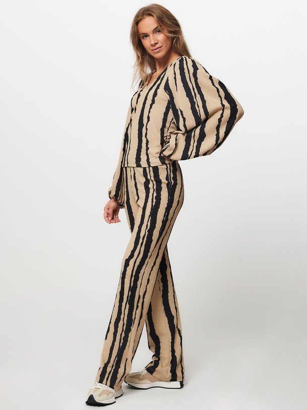 Ontdek de Harland geweven top met print van Modstrom in de kleur zand bij Orangebag. Op werkdagen voor 21:45 besteld, morgen in huis.