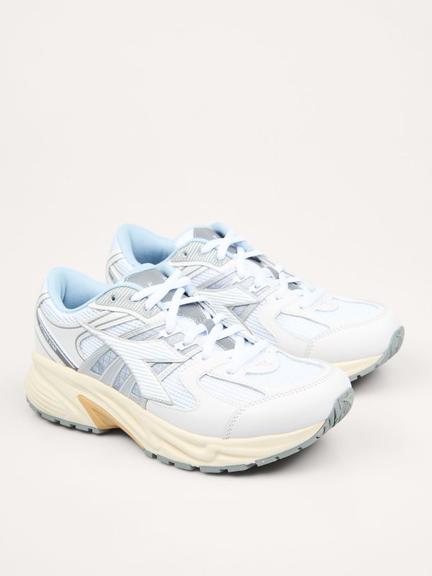 Ontdek de Mythos Star mesh sneakers van Diadora in de kleur Wit bij Orangebag. Op werkdagen voor 21:45 besteld, morgen in huis.