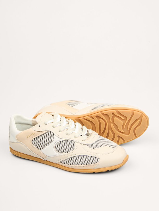 Ontdek de Riley Morgan lederen sneakers van Nubikk in de kleur Beige bij Orangebag. Op werkdagen voor 21:45 besteld, morgen in huis.