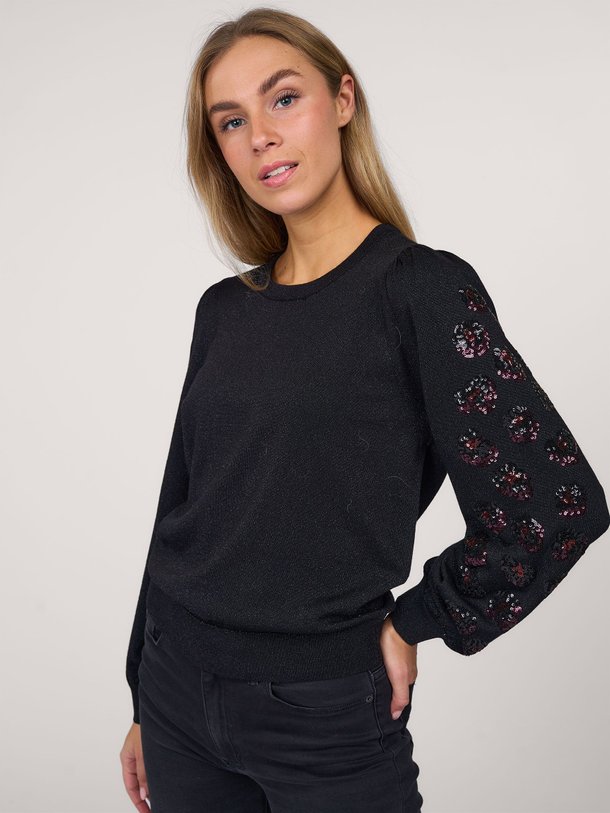 Ontdek de Hilly viscosemix trui van Studio Anneloes in de kleur zwart bij Orangebag. Op werkdagen voor 21:45 besteld, morgen in huis.