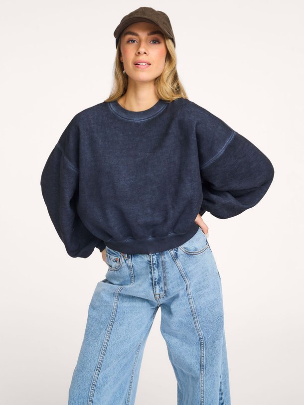 Ontdek de Fancy katoenen sweater van Bellerose in de kleur Donkerblauw bij Orangebag. Op werkdagen voor 21:45 besteld, morgen in huis.