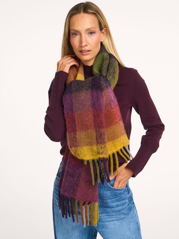 Ontdek de Lucio alpacamix sjaal van Sessun in de kleur Paars bij Orangebag. Op werkdagen voor 21:45 besteld, morgen in huis.