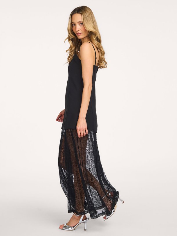 Ontdek de Geweven maxi jurk van Haute L'Amitié in de kleur Zwart bij Orangebag. Op werkdagen voor 21:45 besteld, morgen in huis.