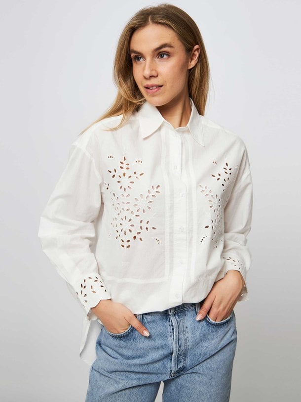 Roseanna Gianni - Katoenen Blouse Met Openwerkt Patroon - Wit Ontdek de Gianni katoenen blouse met openwerkt patroon van Roseanna in de kleur wit bij Orangebag. Op werkdagen voor 21:45 besteld, morgen in huis.