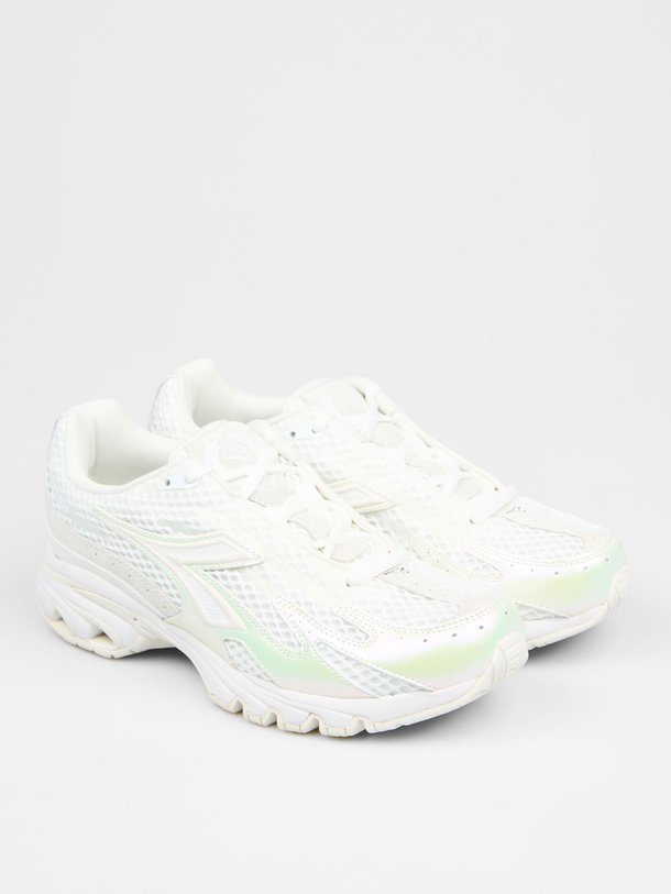 Ontdek de Mythos Propulsion lederen mesh sneakers van Diadora in de kleur wit bij Orangebag. Op werkdagen voor 21:45 besteld, morgen in huis.