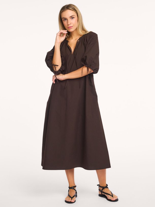 Ontdek de Samateran organic cotton/linnenmix maxi jurk van Samsoe Samsoe in de kleur Donkerbruin bij Orangebag. Op werkdagen voor 21:45 besteld, morgen in huis.