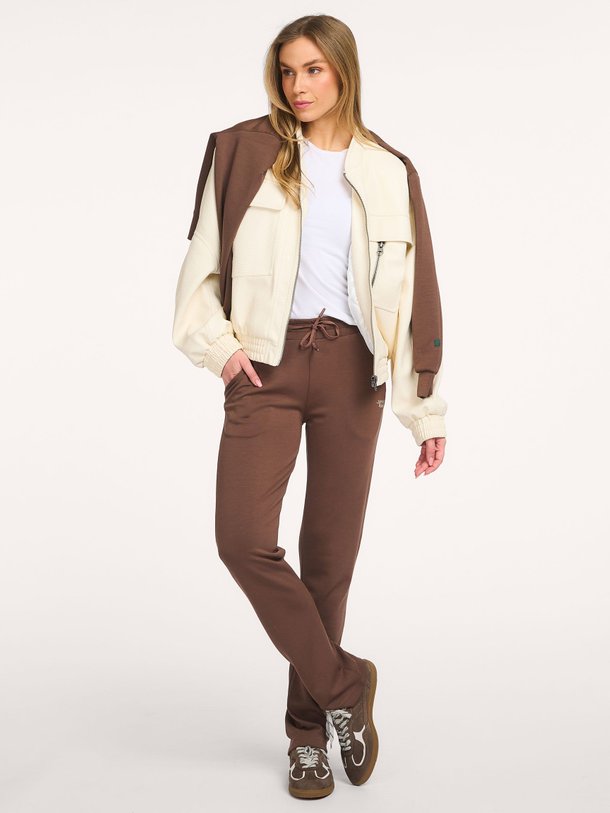 Ontdek de Meap modalmix joggingbroek van Mercer Amsterdam in de kleur Bruin bij Orangebag. Op werkdagen voor 21:45 besteld, morgen in huis.