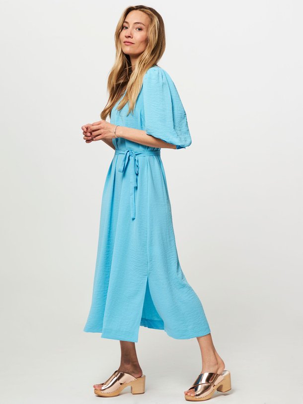 Ontdek de Totte geweven jurk van Modstrom in de kleur blauw bij Orangebag. Op werkdagen voor 21:45 besteld, morgen in huis.