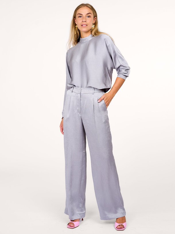 Ontdek de Jules geweven pantalon van Dante 6 in de kleur grijs bij Orangebag. Op werkdagen voor 21:45 besteld, morgen in huis.