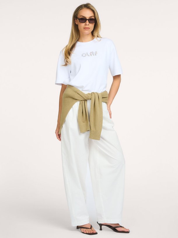 Ontdek de BARREL LEG PANTS van OLAF bij Orangebag. Op werkdagen voor 21:45 besteld, morgen in huis.