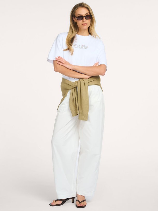 Ontdek de BARREL LEG PANTS van OLAF bij Orangebag. Op werkdagen voor 21:45 besteld, morgen in huis.