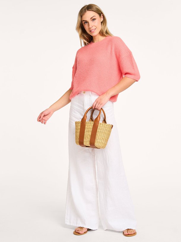 Ontdek de Vin alpacamix trui van Ruby Tuesday in de kleur koraal bij Orangebag. Op werkdagen voor 21:45 besteld, morgen in huis.