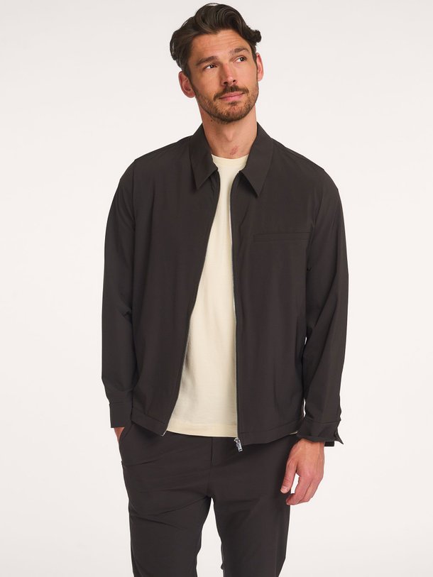 Ontdek de Jottar jersey jack van Drykorn in de kleur Donkerbruin bij Orangebag. Op werkdagen voor 21:45 besteld, morgen in huis.