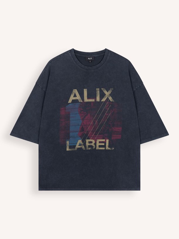 Ontdek de Katoenen T-shirt met print van Alix The Label in de kleur Antraciet bij Orangebag. Op werkdagen voor 21:45 besteld, morgen in huis.