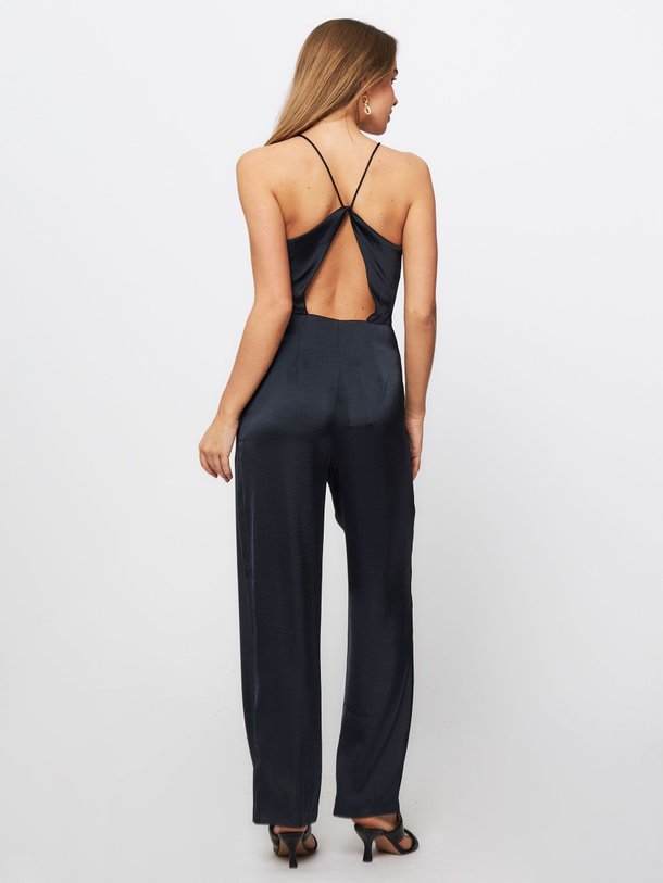 Ontdek de Savilla geweven jumpsuit van Samsoe Samsoe in de kleur donkerblauw bij Orangebag. Op werkdagen voor 21:45 besteld, morgen in huis.