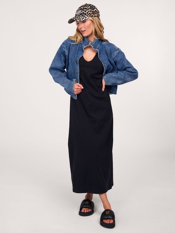 Ontdek de Vick organic cotton maxi jurk van By-Bar in de kleur zwart bij Orangebag. Op werkdagen voor 21:45 besteld, morgen in huis.