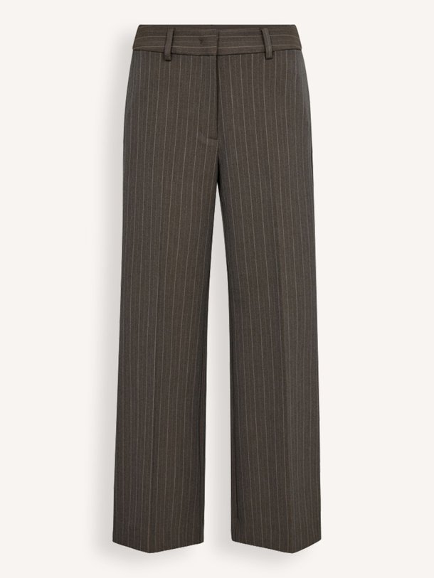Ontdek de Coby viscosemix pantalon met krijtstreep van Co'Couture in de kleur bruin bij Orangebag. Op werkdagen voor 21:45 besteld, morgen in huis.