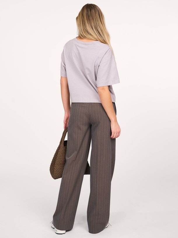 Ontdek de Coby viscosemix pantalon met krijtstreep van Co'Couture in de kleur bruin bij Orangebag. Op werkdagen voor 21:45 besteld, morgen in huis.