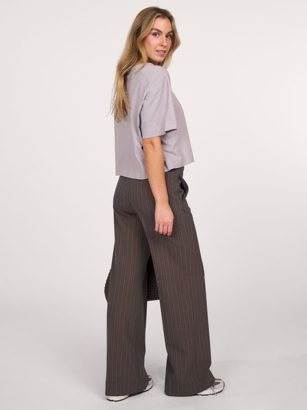 Ontdek de Coby viscosemix pantalon met krijtstreep van Co'Couture in de kleur bruin bij Orangebag. Op werkdagen voor 21:45 besteld, morgen in huis.