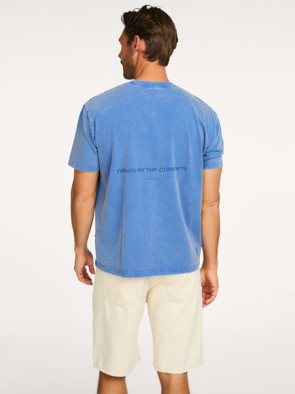 Law Of The Sea Aqualis Garment Dyed T-Shirt Ontdek de AQUALIS GARMENT DYED T-SHIRT van Law of the Sea bij Orangebag. Op werkdagen voor 21:45 besteld, morgen in huis.