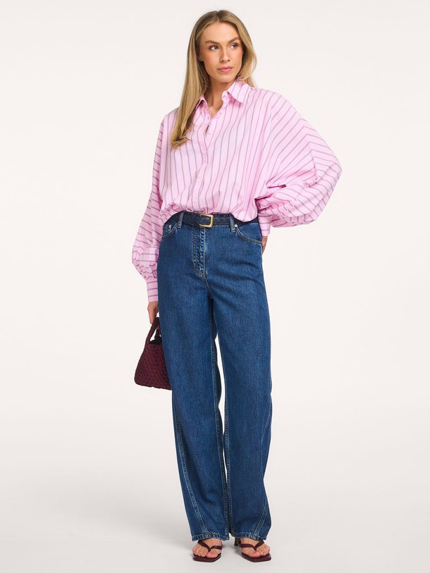 Ontdek de Antonia katoenen gestreepte blouse van So Sue in de kleur Roze bij Orangebag. Op werkdagen voor 21:45 besteld, morgen in huis.