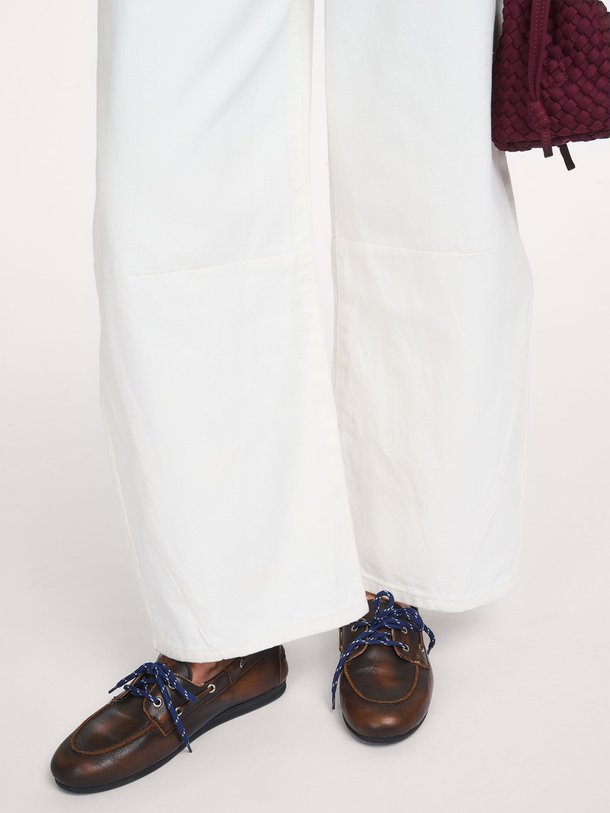 Ontdek de Tomar mid waist barrel fit jeans van Sofie Schnoor in de kleur Off-white bij Orangebag. Op werkdagen voor 21:45 besteld, morgen in huis.