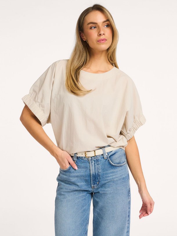 Ontdek de Geraldine katoenen top van Nathalie Vleeschouwer in de kleur Zand bij Orangebag. Op werkdagen voor 21:45 besteld, morgen in huis.