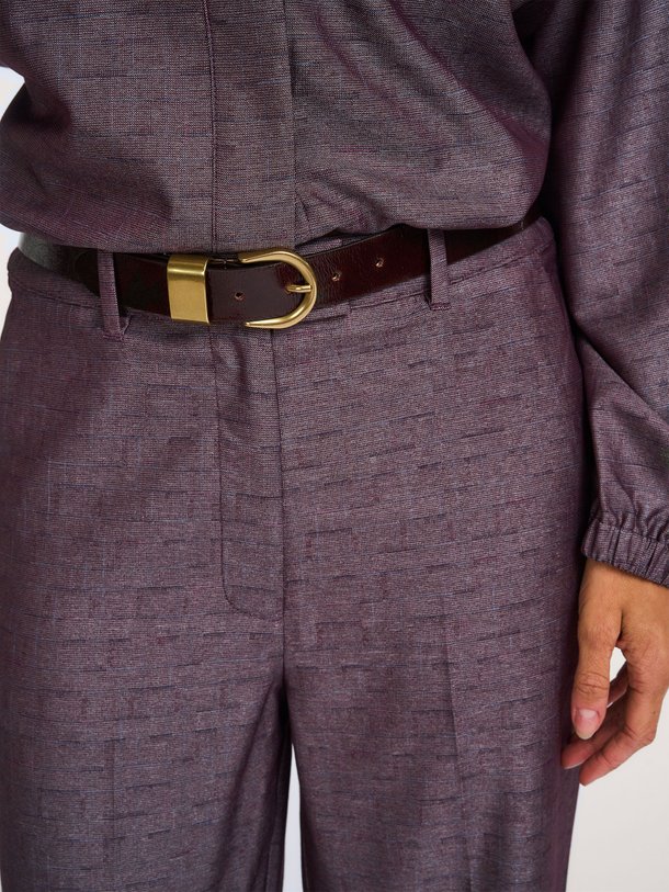 Ontdek de Miloa laklederen riem van Sessun in de kleur Donkerbruin bij Orangebag. Op werkdagen voor 21:45 besteld, morgen in huis.